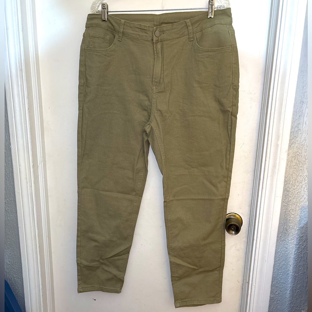 New in bag Sidefeel woman’s pants stretchy jeans size 18 green
